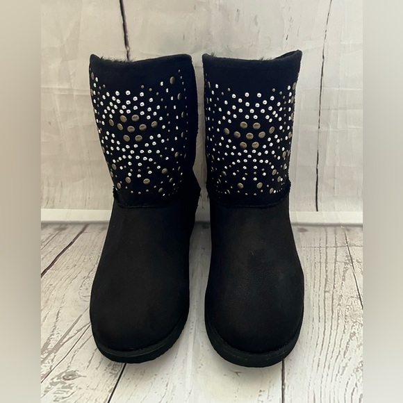 New Studded faux fur lined Suede Mid Boots Booties 8 - Picture 3 of 11